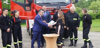 Wręczenie umów w ramach Ogólnopolskiego programu finansowania służb ratowniczych część 2), tzw. Mały Strażak