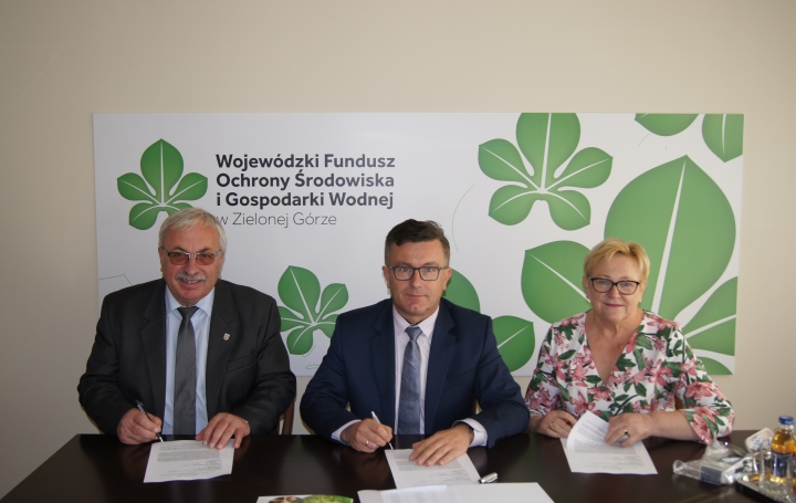 Kolejna umowa podpisana w ramach Ogólnopolskiego programu gospodarki wodno-ściekowej poza granicami aglomeracji ujętych w KPOŚK!